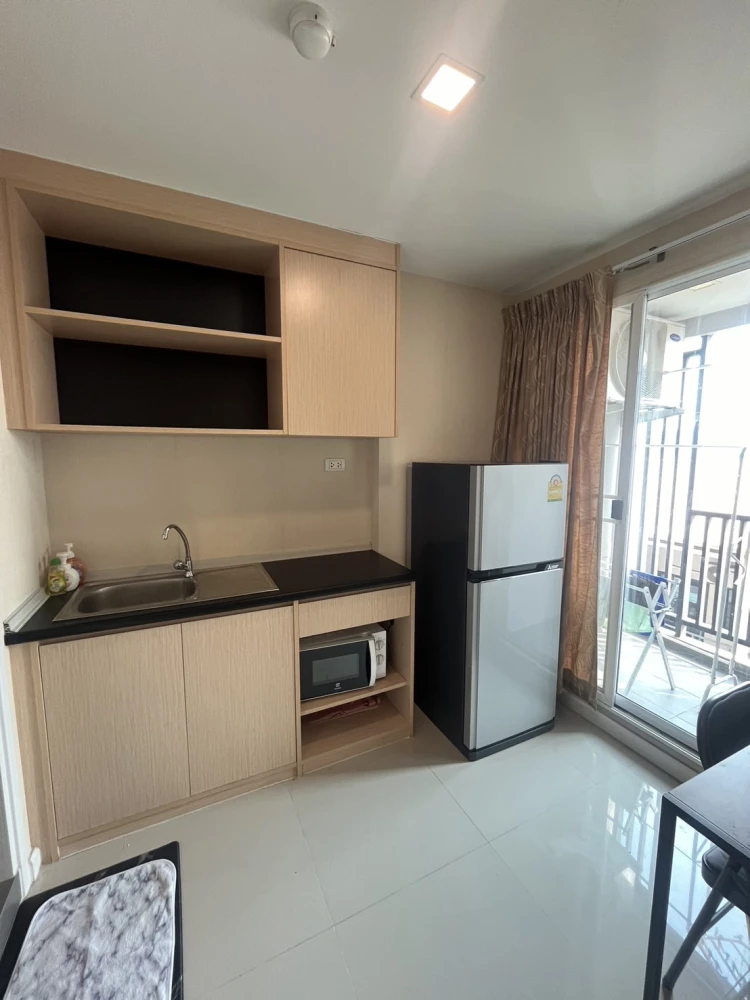 For rent: JW Condo Add Don Mueang, well-partitioned room, great price, hurry and reserve now!