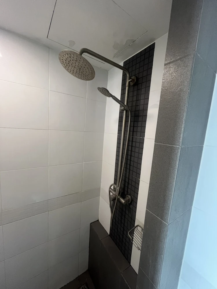 For rent: JW Condo Add Don Mueang, well-partitioned room, great price, hurry and reserve now!