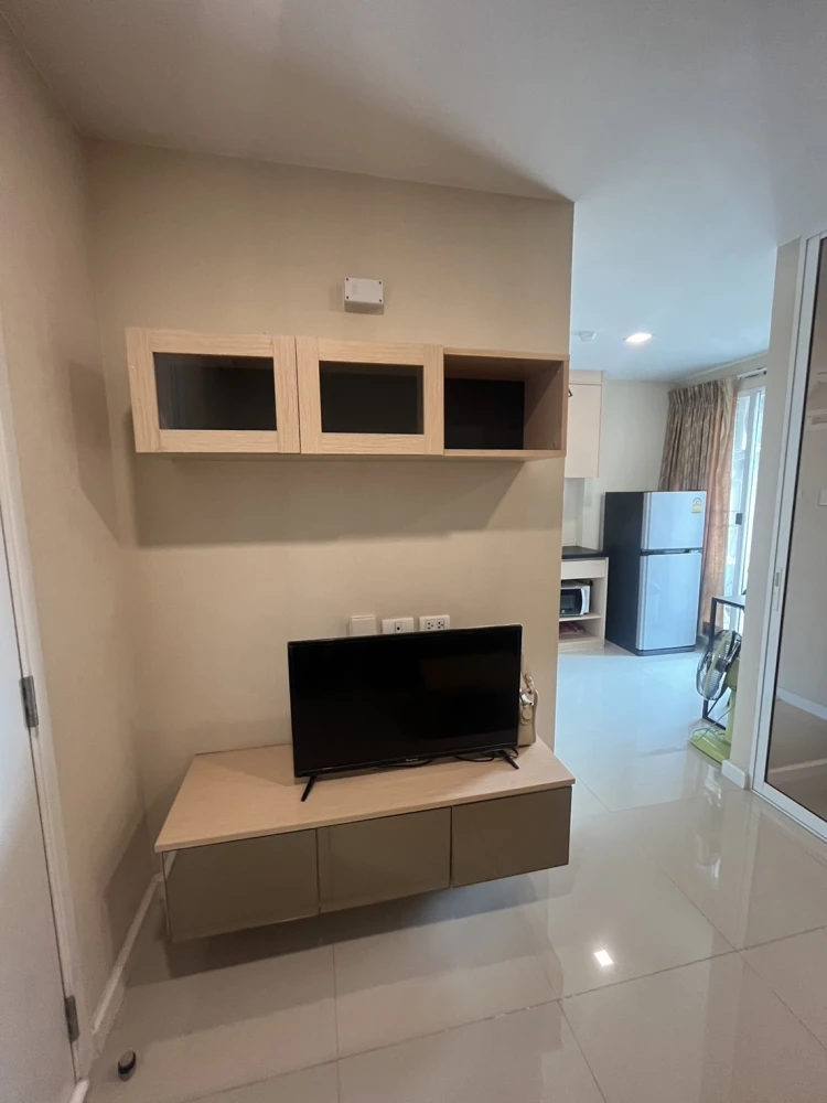 For rent: JW Condo Add Don Mueang, well-partitioned room, great price, hurry and reserve now!