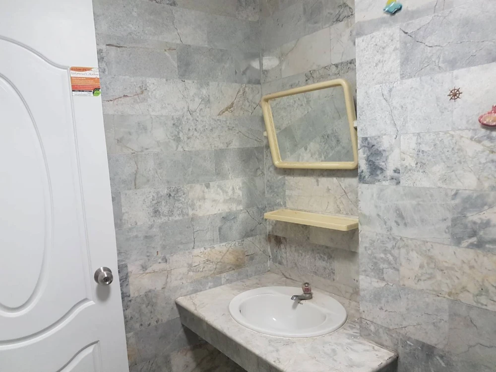 For rent: Diamond Ratchada Condo, ready to move in, affordable price, reserve now!