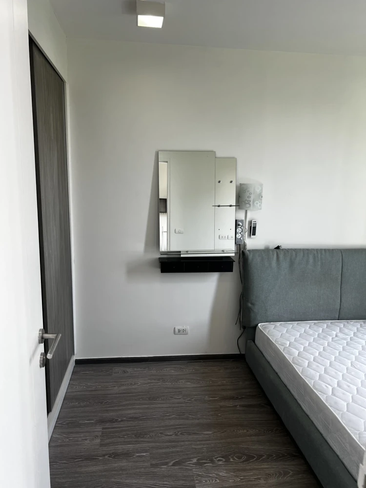 For rent: Condominium at Cell Ratthanathibet. Ready to move in, fully furnished. Affordable price. Book now before it's too late!
