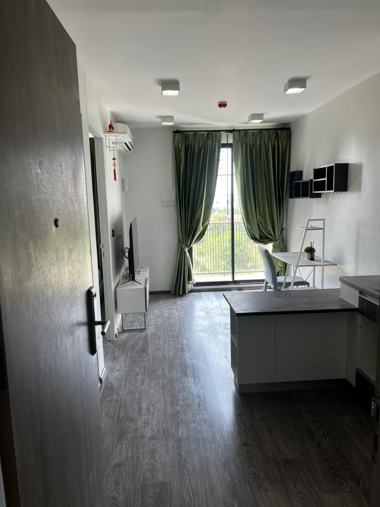 For rent: Condominium at Cell Ratthanathibet. Ready to move in, fully furnished. Affordable price. Book now before it's too late!
