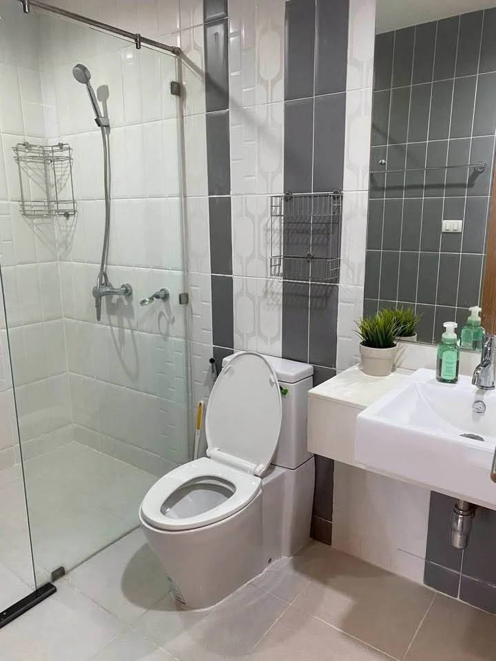 Circle Condominium for rent, spacious area, cool breeze, beautiful view, wide angle, no buildings blocking the view, you can't miss this opportunity t