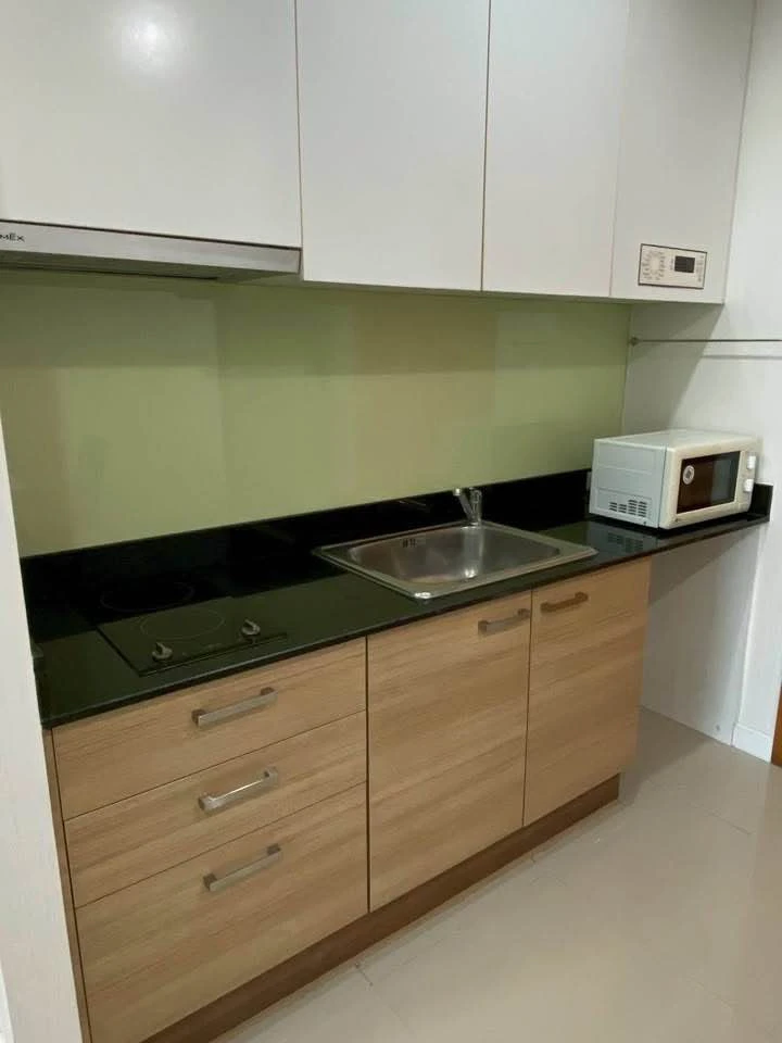 Circle Condominium for rent, spacious area, cool breeze, beautiful view, wide angle, no buildings blocking the view, you can't miss this opportunity t