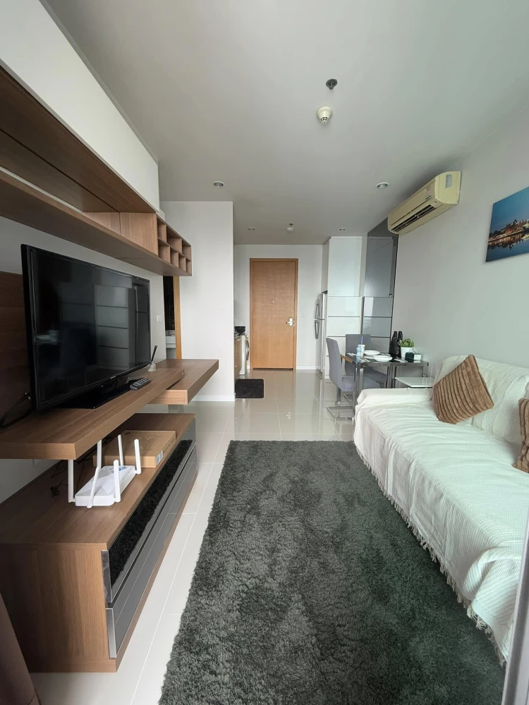 For rent!! Circle Condominium, 38th floor, Building B, open view, beautifully decorated room, fully furnished, hurry up and book now!!