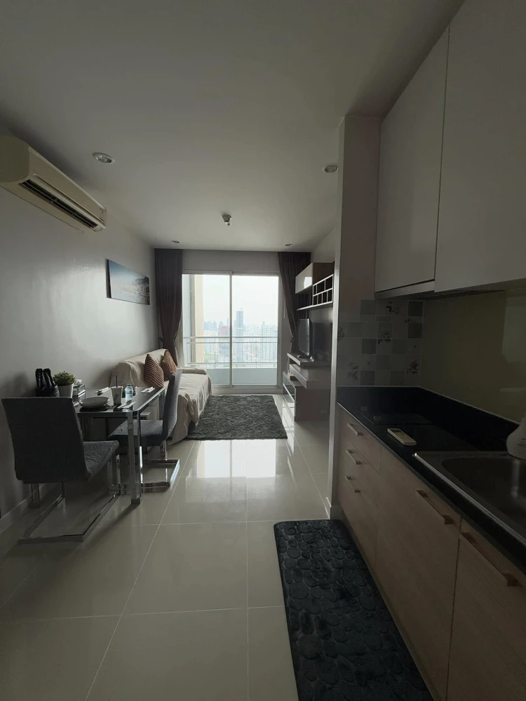 For rent!! Circle Condominium, 38th floor, Building B, open view, beautifully decorated room, fully furnished, hurry up and book now!!