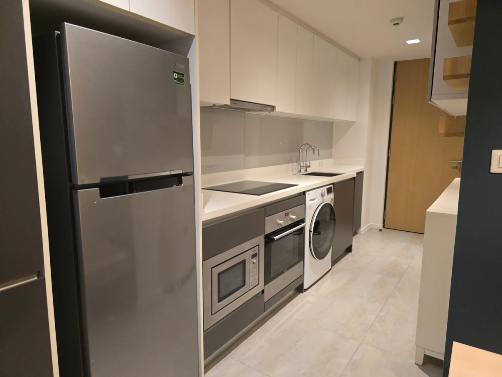 For rent: Circle S Sukhumvit 12, 3rd floor, corner unit, fully furnished, very livable. Book now! (Urgent!)