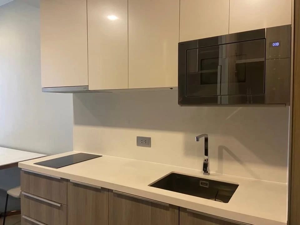 For rent Celes Asoke, beautiful and luxurious room. Inside the built-in premium grade Comes with a great view. Book now. Hurry up.