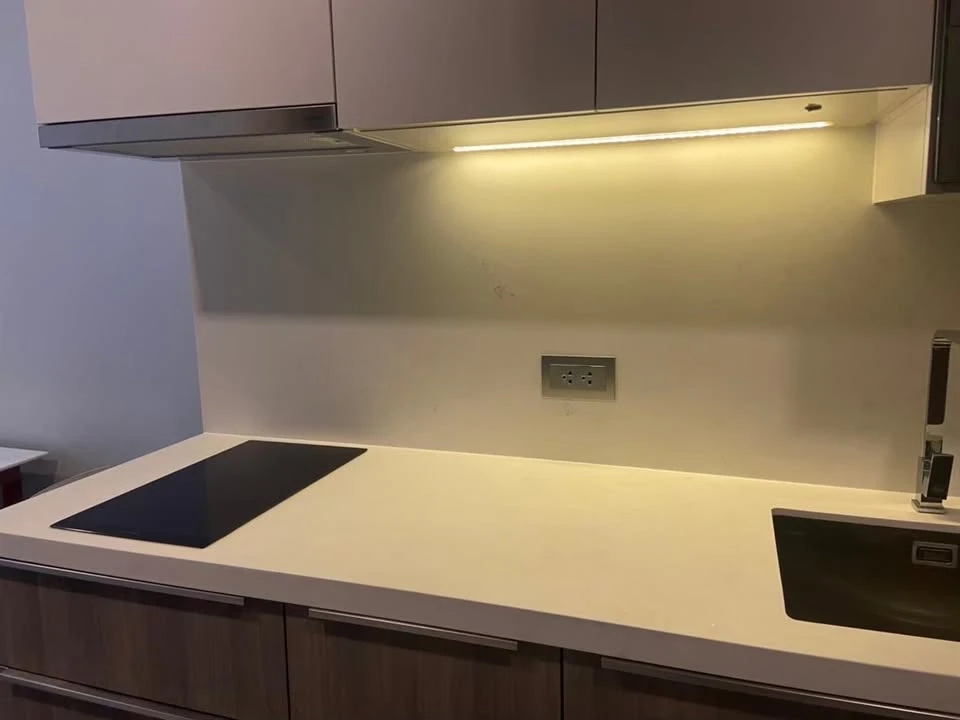 For rent Celes Asoke, beautiful and luxurious room. Inside the built-in premium grade Comes with a great view. Book now. Hurry up.