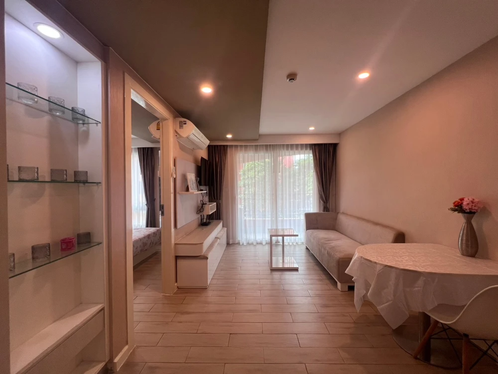 For rent: Seven Seas Condo Resort Jomtien (Jomtien), large room, fully furnished, can't miss out on booking.