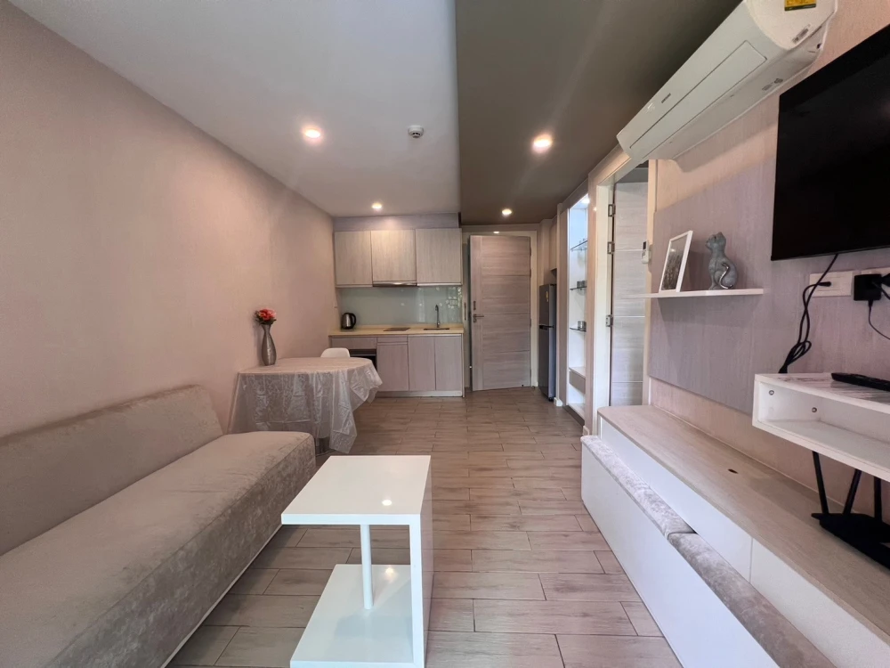 For rent: Seven Seas Condo Resort Jomtien (Jomtien), large room, fully furnished, can't miss out on booking.