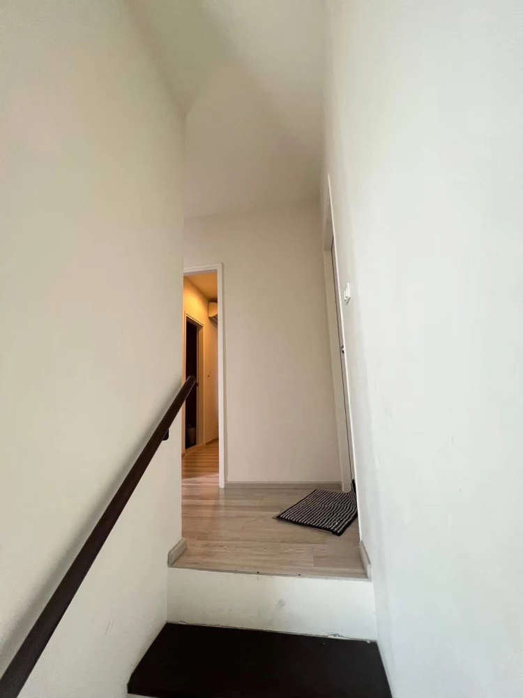 For rent: Centric Ratchada-Huai Khwang, spacious room, 3 bedrooms, 3 bathrooms, high floor, homey feel, can stay with family, book now