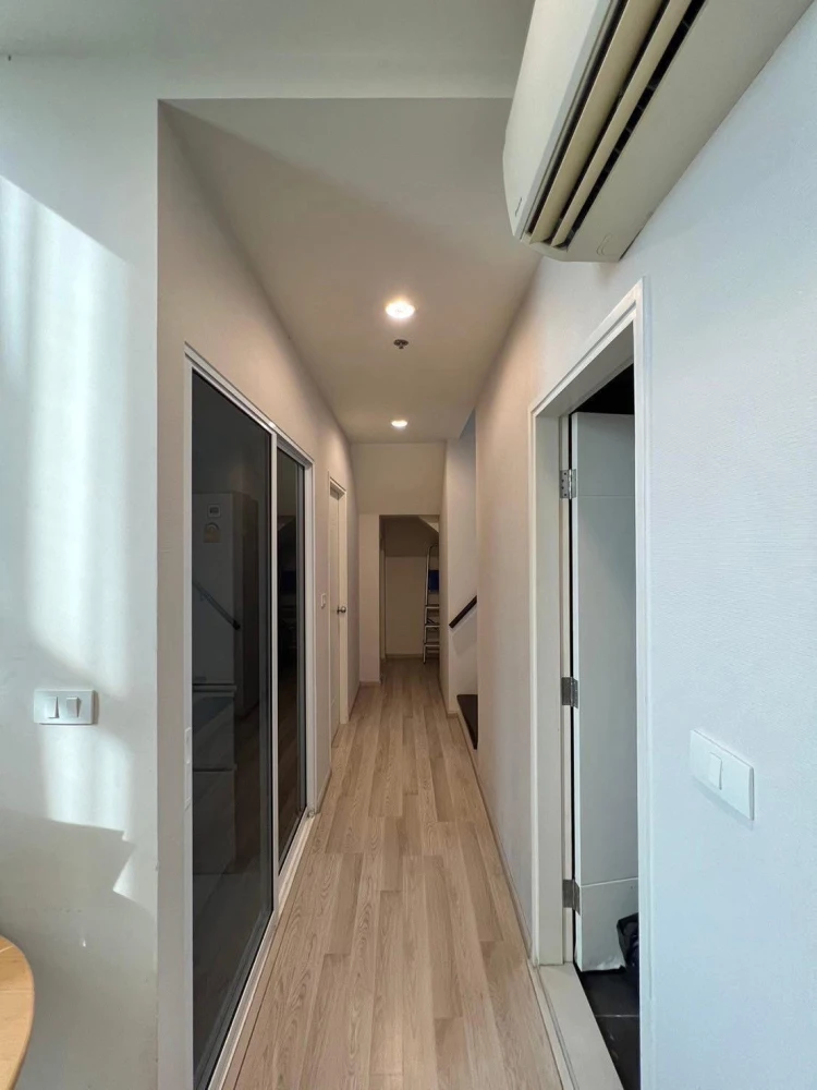 For rent: Centric Ratchada-Huai Khwang, spacious room, 3 bedrooms, 3 bathrooms, high floor, homey feel, can stay with family, book now