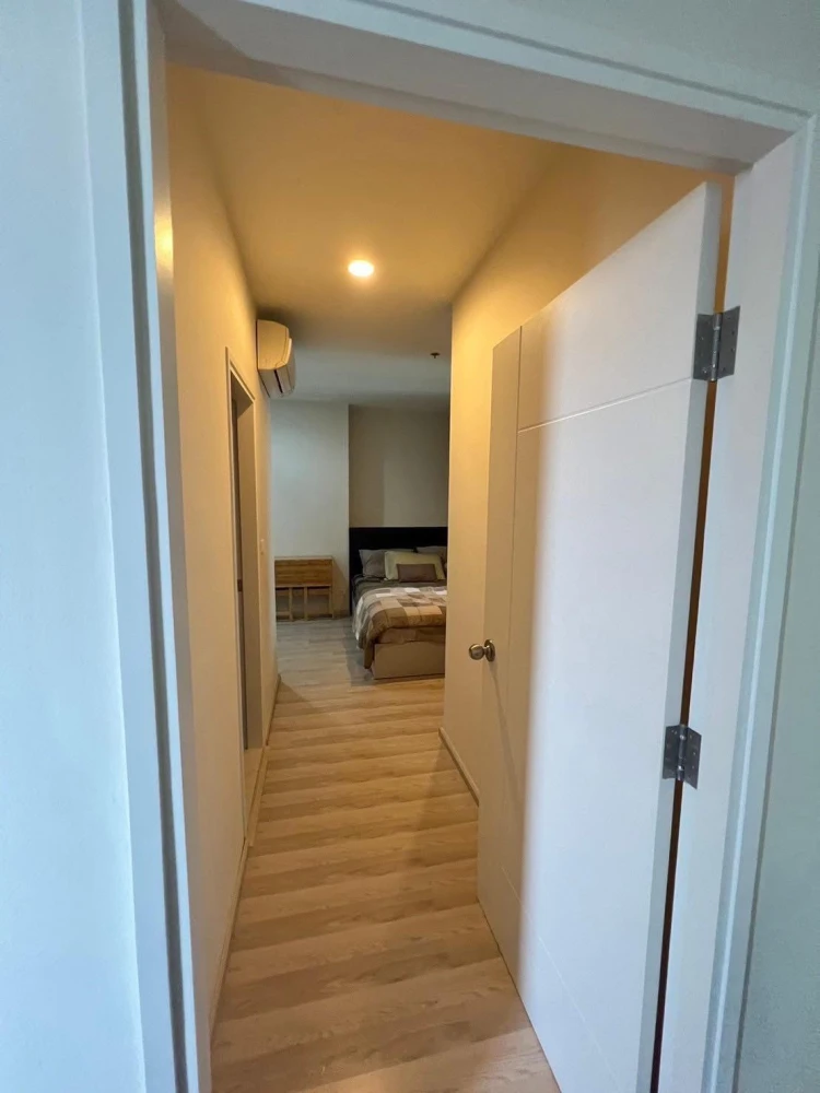 For rent: Centric Ratchada-Huai Khwang, spacious room, 3 bedrooms, 3 bathrooms, high floor, homey feel, can stay with family, book now