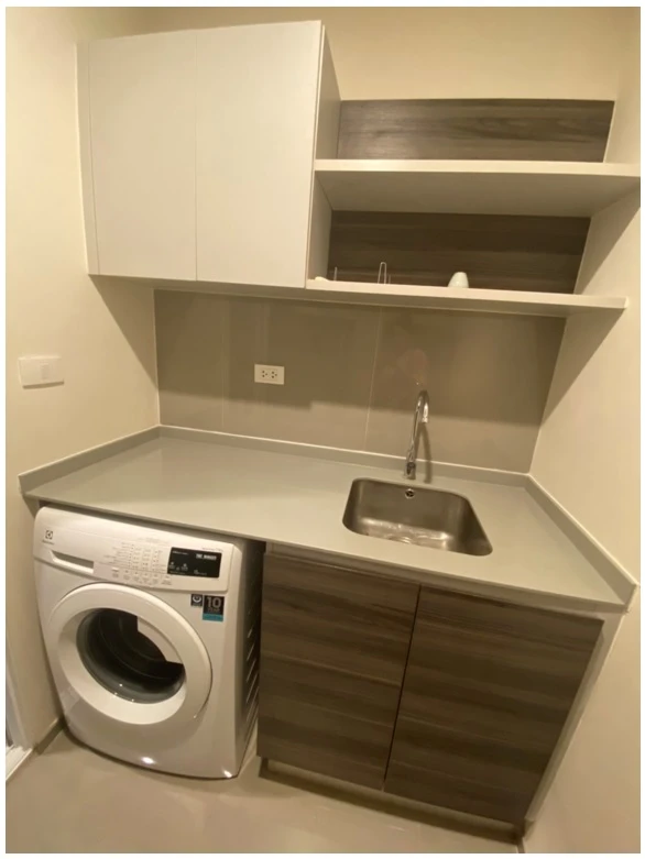 For rent Centric Ratchada-Huay Kwang. The room looks very nice. Get a great view of the city complete electrical appliances Hurry up and move