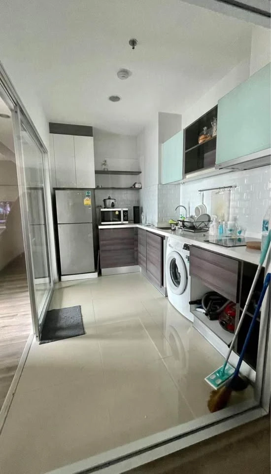For rent: Centric Sathorn - Saint Louis, spacious and airy room with bright lights all day, beautiful view of Sathorn buildings at night, book first,