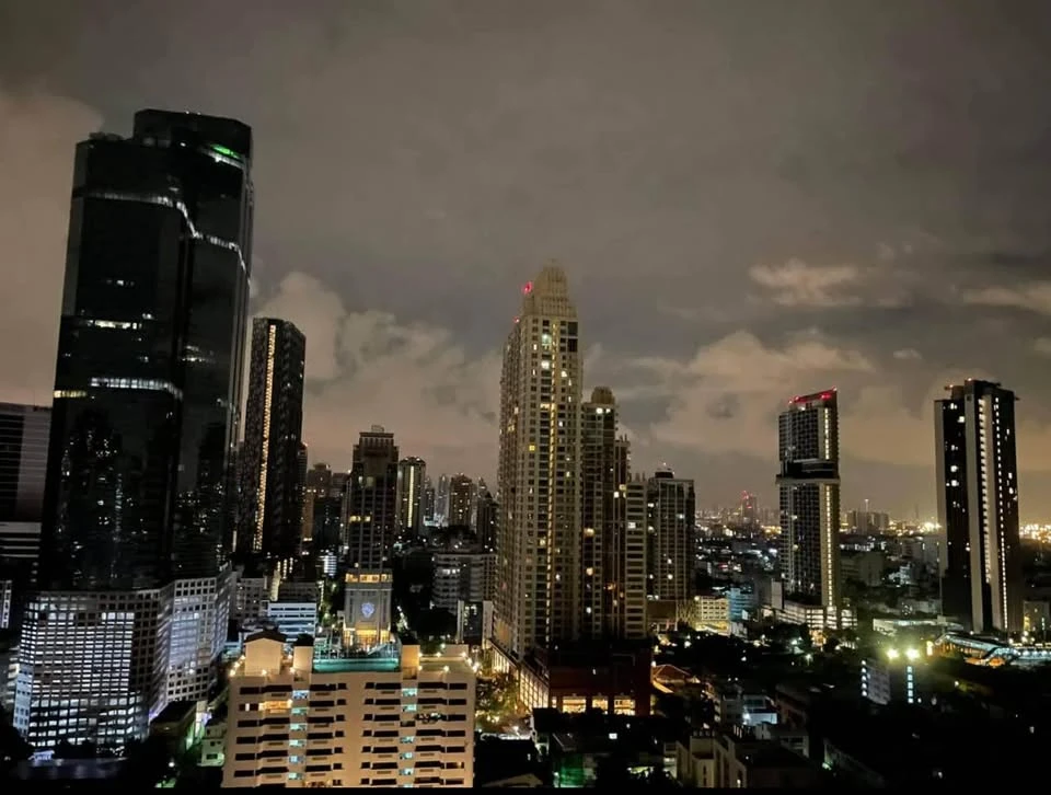 For rent: Centric Sathorn - Saint Louis, spacious and airy room with bright lights all day, beautiful view of Sathorn buildings at night, book first,