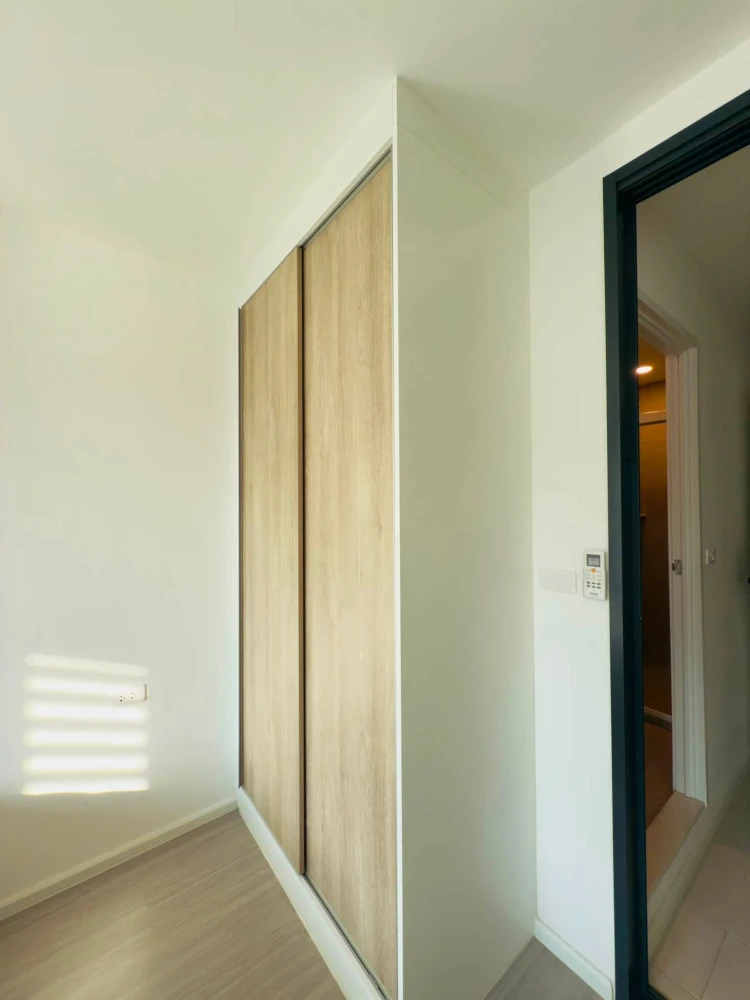 For rent: Denim Chatuchak, city view and swimming pool, high floor, cool breeze, fully furnished, washing machine included, urgent