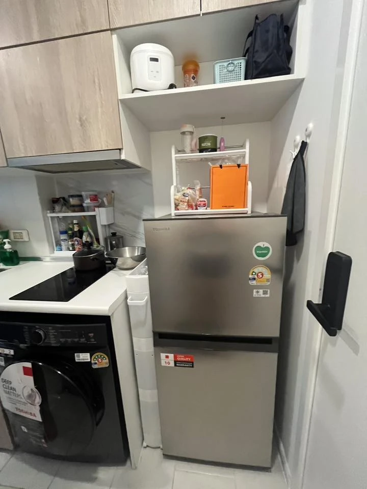 For rent: Denim Chatuchak Studio room, 3rd floor, Building C, fully furnished and equipped with electrical appliances. You must get it!!