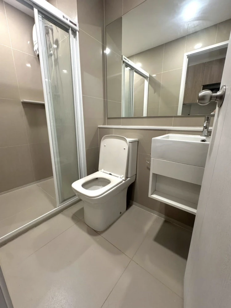For rent: Denim Chatuchak, Building C, 8th floor. Fully furnished with appliances. Ready to move in.