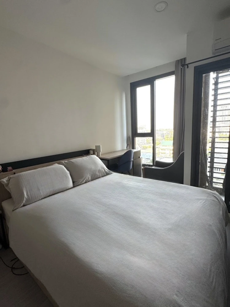 For rent: Denim Chatuchak, Building C, 8th floor. Fully furnished with appliances. Ready to move in.