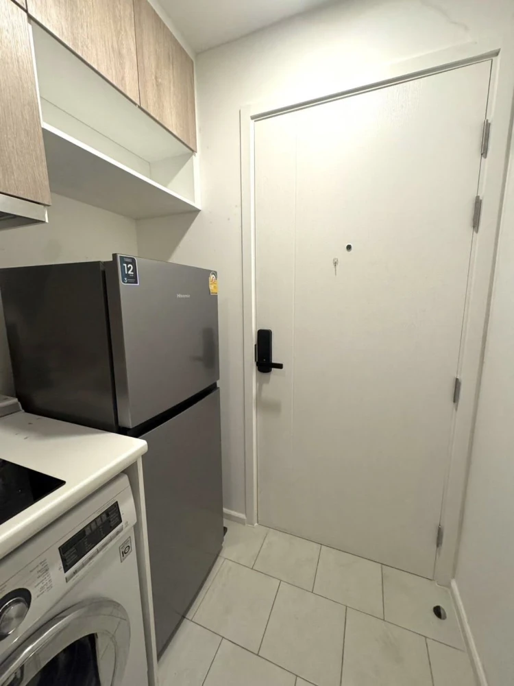 For rent: Denim Chatuchak, Building C, 8th floor. Fully furnished with appliances. Ready to move in.