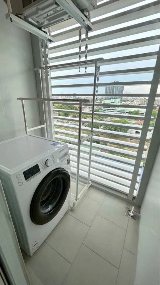 For rent: The La Pise Charan 81. Clearly separated areas, unobstructed view towards the BTS Skytrain. Fully furnished with appliances. Ready to move i