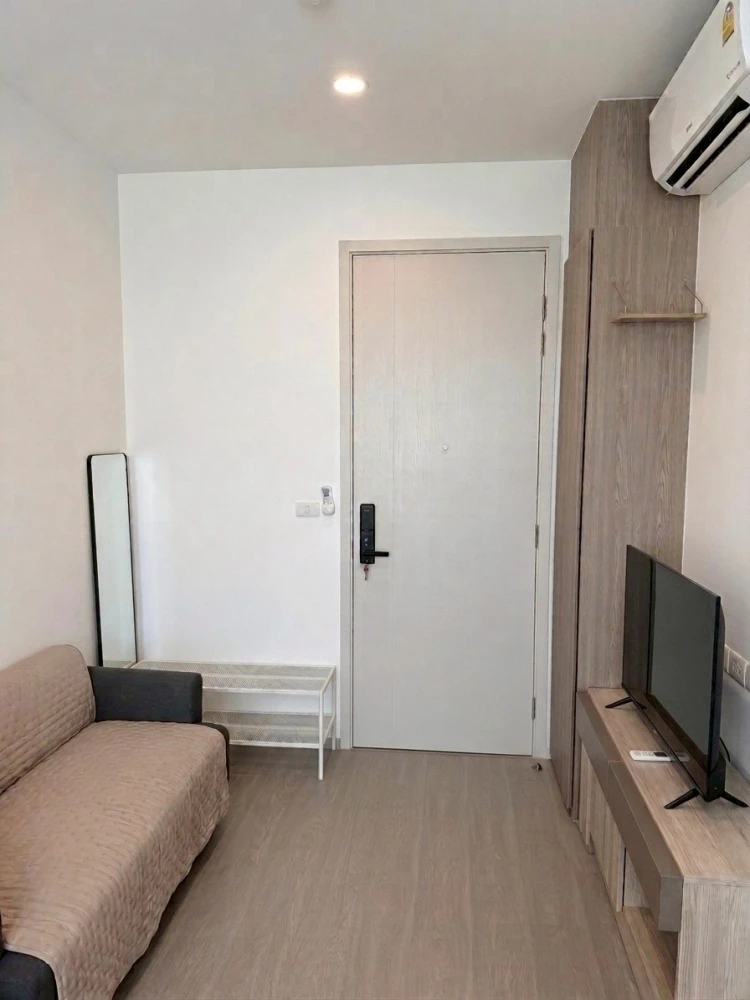 For rent: The La Pise Charan 81. Clearly separated areas, unobstructed view towards the BTS Skytrain. Fully furnished with appliances. Ready to move i