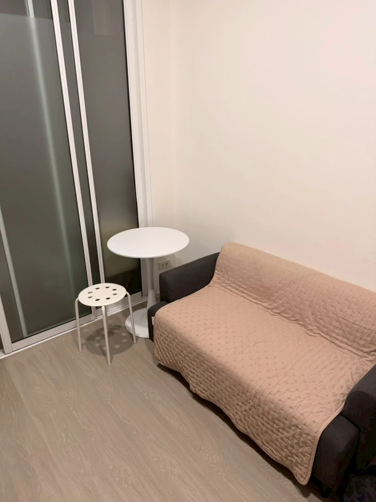 For rent: The La Pise Charan 81. Clearly separated areas, unobstructed view towards the BTS Skytrain. Fully furnished with appliances. Ready to move i