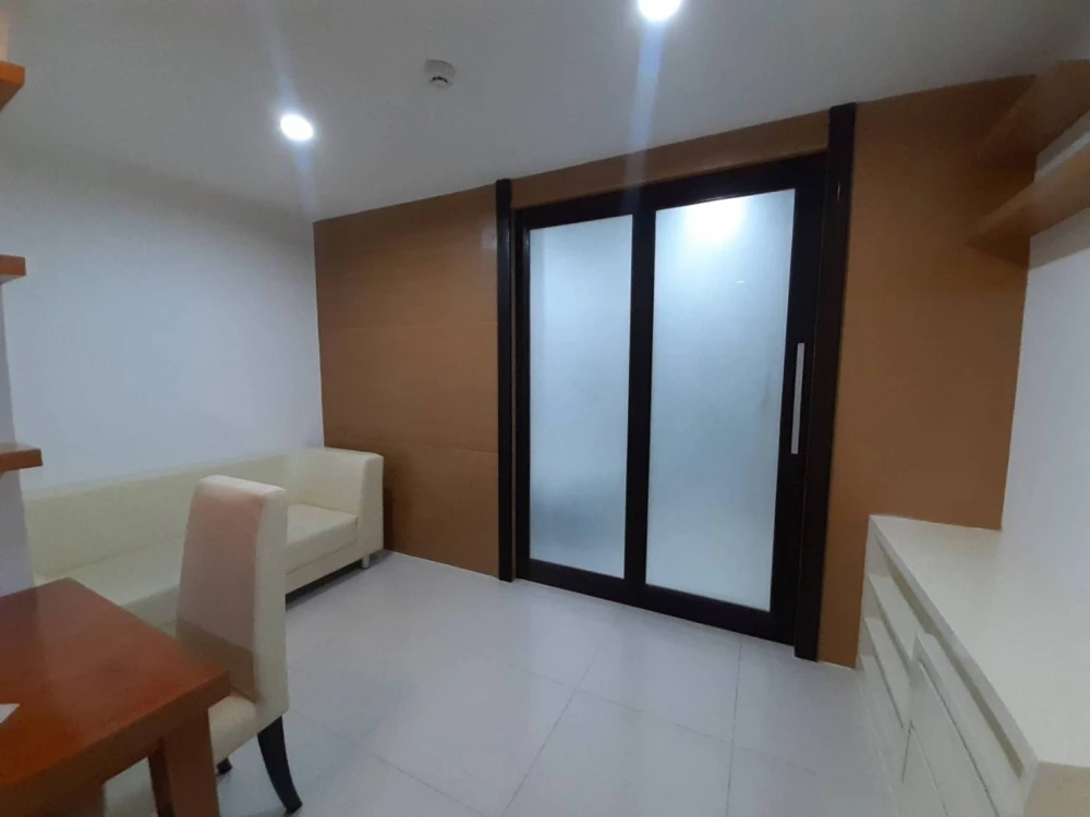 For rent: The Green Condo, 2 large rooms, fully furnished, quiet atmosphere, suitable for living.