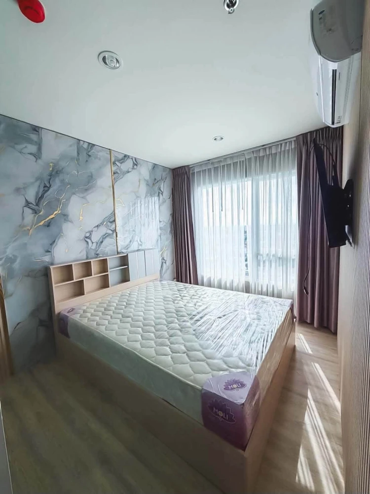 For Rent: The Crystal Bliss Rattanathibet, 18th floor. Beautifully decorated with marble-patterned wallpaper—luxurious and incredibly inviting. images