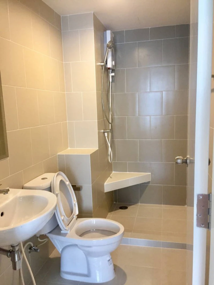 For rent: The Kith Plus Phahonyothin-Khu Khot, 6th floor, Building B, north facing, no sunlight, fully furnished, appliances included, reserve now!