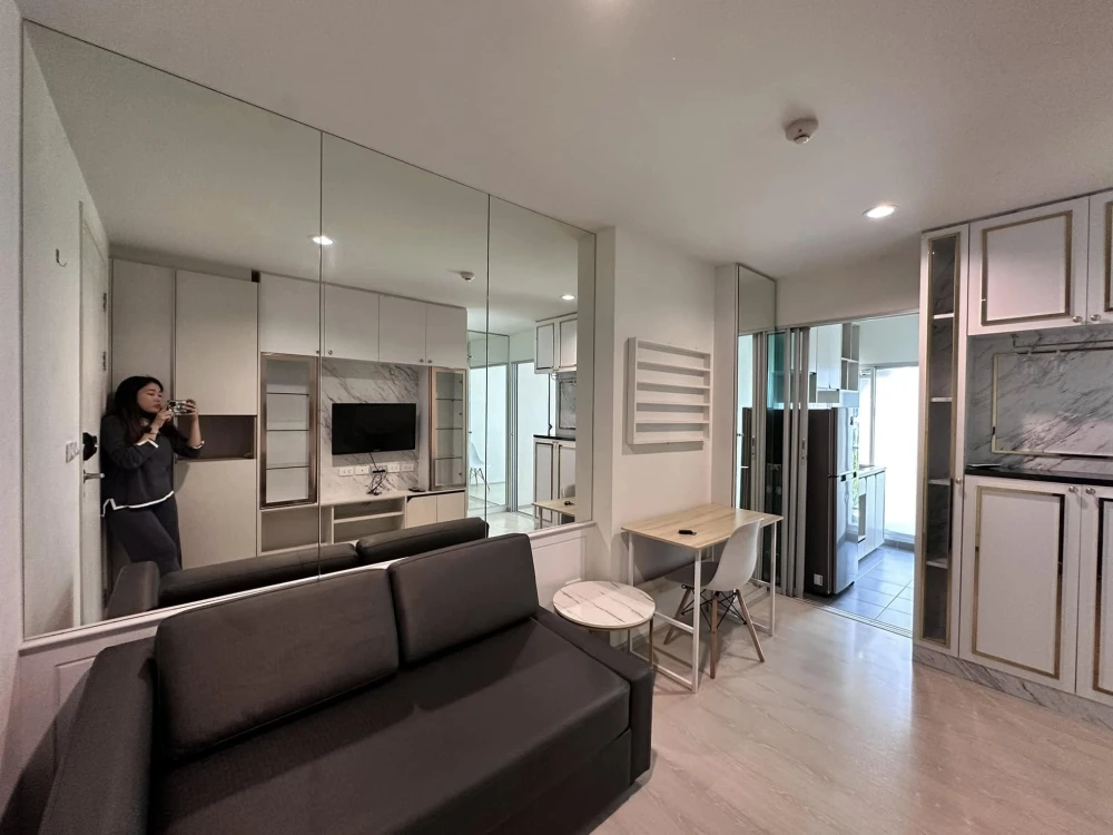 For rent: The Kith Plus Phahonyothin-Khu Khot. The whole room is built-in, very nice, very livable. Don't just look, hurry and reserve now.