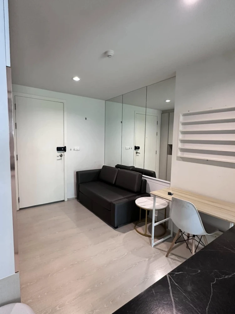 For rent: The Kith Plus Phahonyothin-Khu Khot. The whole room is built-in, very nice, very livable. Don't just look, hurry and reserve now.