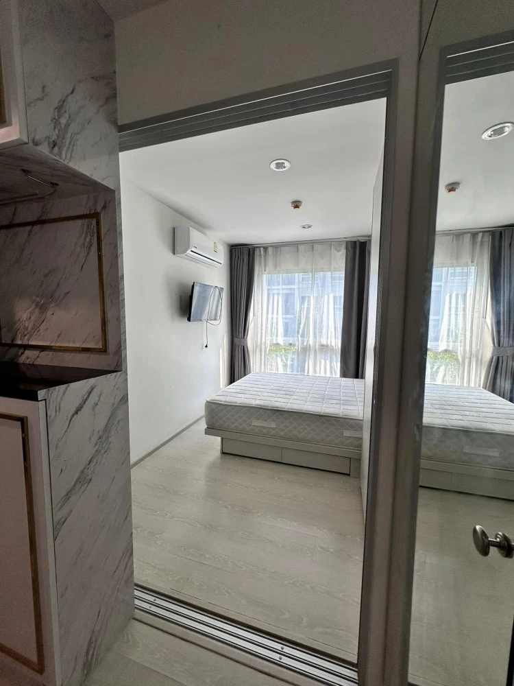 For rent: The Kith Plus Phahonyothin-Khu Khot. The whole room is built-in, very nice, very livable. Don't just look, hurry and reserve now.