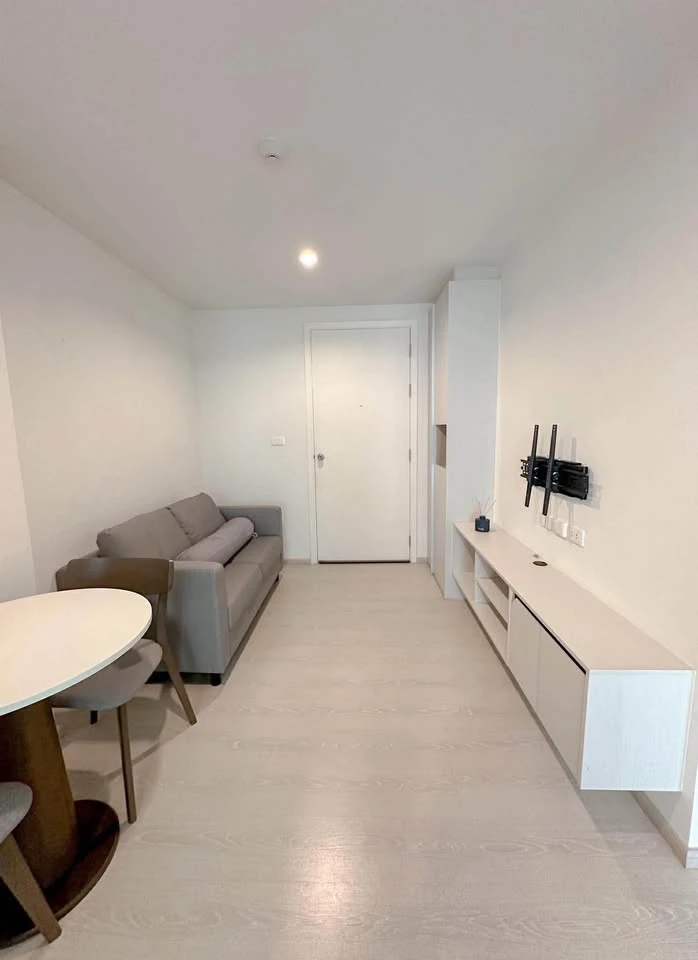 For rent: The Kit Plus Phahonyothin-Khukot Phase 1, Building A. Fully furnished with appliances. Ready to move in.