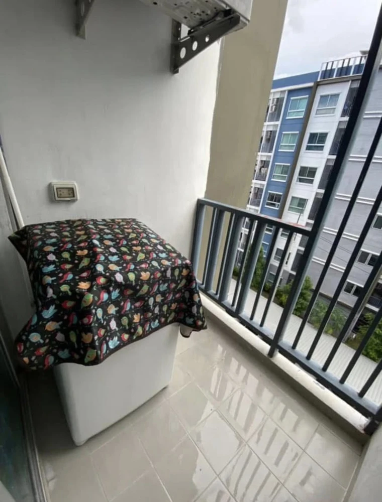 For rent: The Kit Lam Luk Ka Khlong 2, a low-rise condo in a minimalist style, fully furnished. Don't miss out!