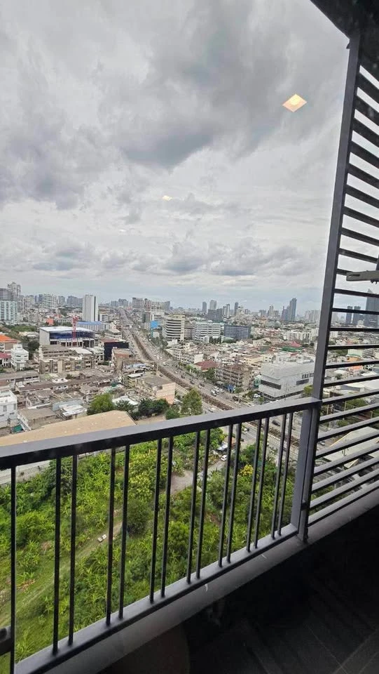 For rent: The Key Rama 3. Beautiful view, high floor, unobstructed view! Private, corner unit, not next to any other unit.