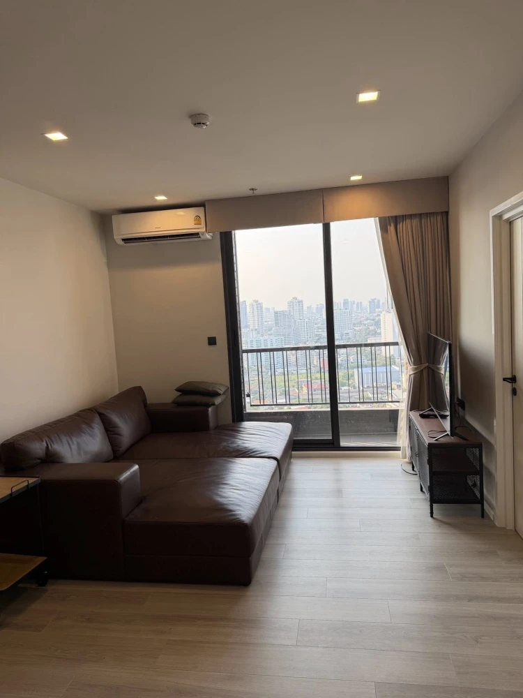 For rent: The Key Rama 3, 29th floor, top floor with stunning city views. Book now to secure your unit!