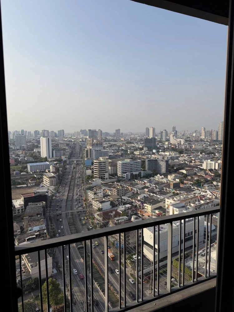 For rent: The Key Rama 3, 29th floor, top floor with stunning city views. Book now to secure your unit!
