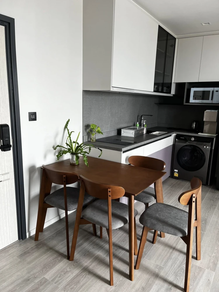 For rent: The Key Rama 3, large room, comfortable living, lots of usable space, 26th floor, river view. Hurry and reserve before you miss your chance.