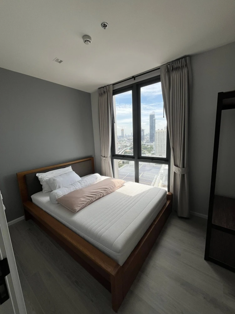 For rent: The Key Rama 3, large room, comfortable living, lots of usable space, 26th floor, river view. Hurry and reserve before you miss your chance.