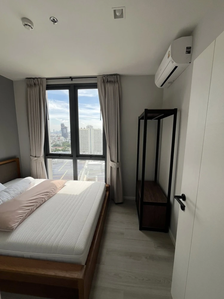 For rent: The Key Rama 3, large room, comfortable living, lots of usable space, 26th floor, river view. Hurry and reserve before you miss your chance.