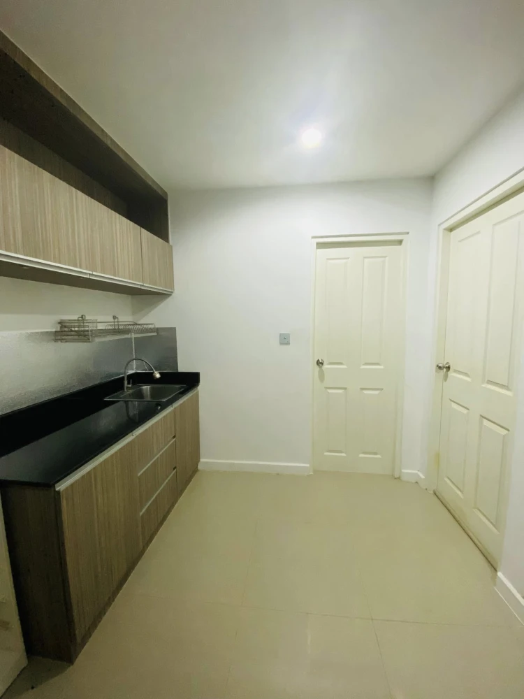 For rent: The Series Udomsuk 29, 35 sq m room, fully furnished with appliances, ready to move in.