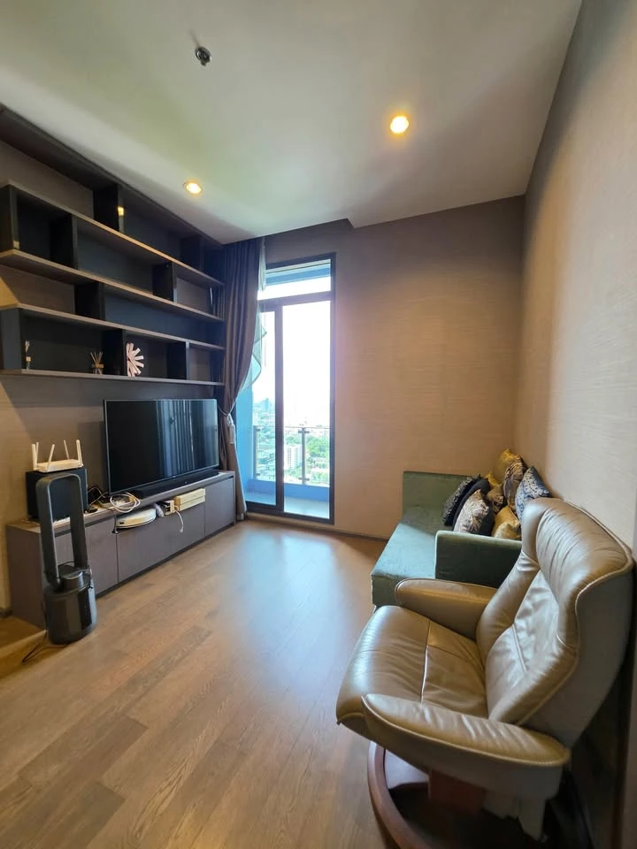 For rent, The Diplomat Sathorn, unblocked view, spacious room, comfortable and fully furnished, ready to move in, book now.