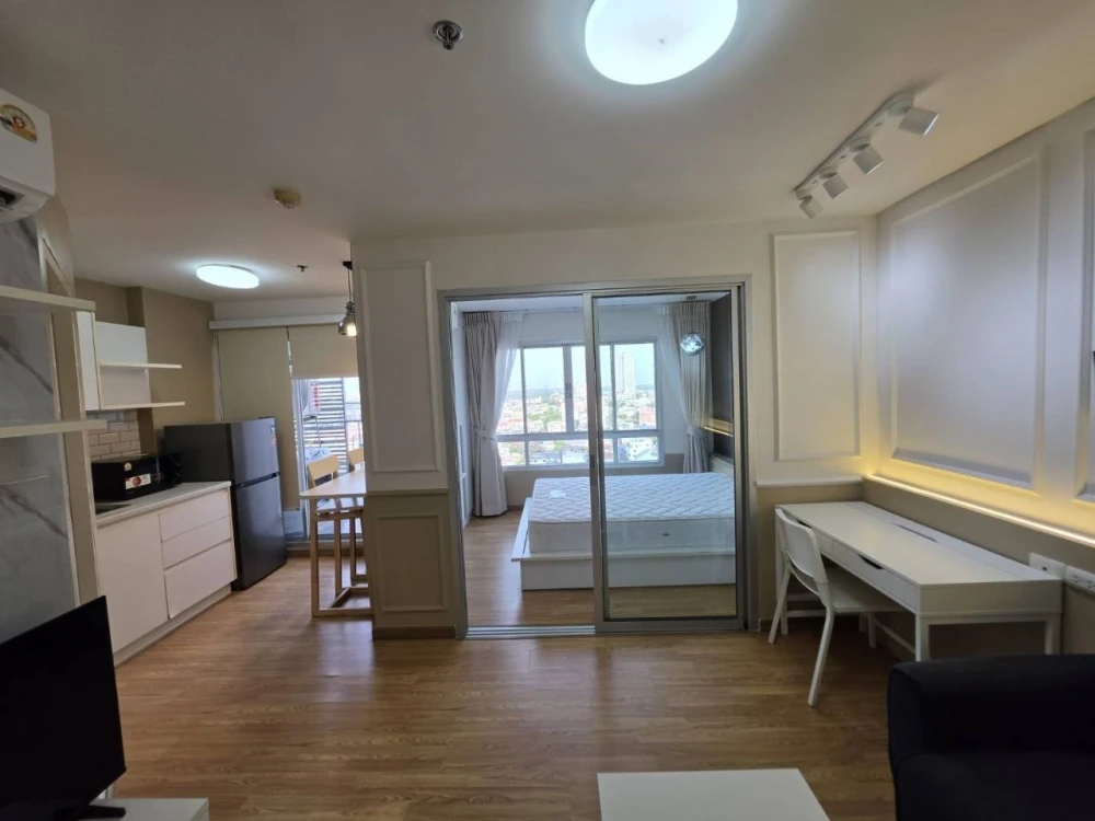 For rent: The Trust Residence Ratchada-Rama 3, 18th floor. Fully furnished with appliances. Stunning built-in decoration. Don't miss out!