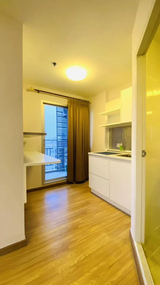 For rent: The Trust Residence Ratchada-Rama 3 *21st floor, Building B, rear building, corner unit*. Very quiet, perfect for relaxation.