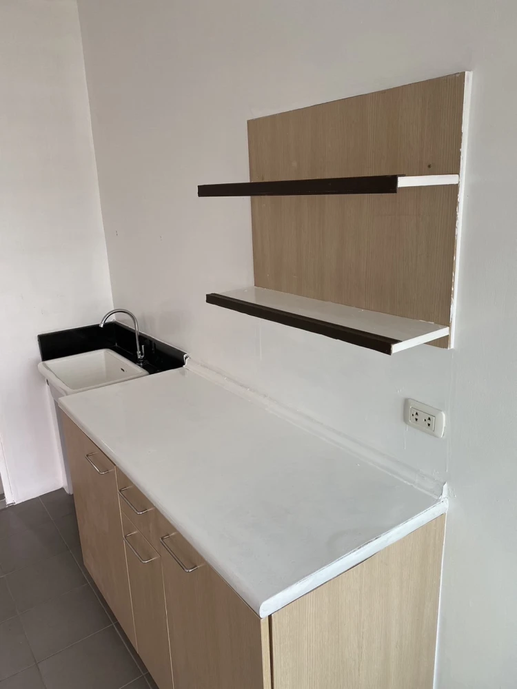 For rent: The Tree Lat Phrao Wang Hin, 8th floor, fully furnished room, ready to move in. Interested? Hurry and book now. Urgent!