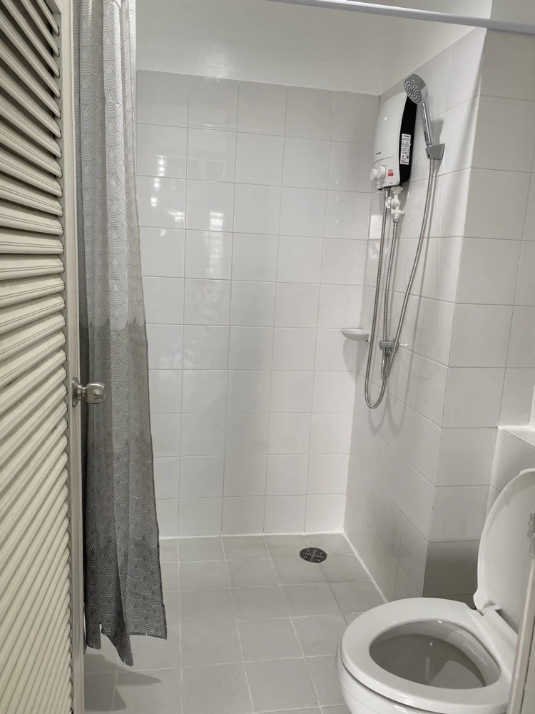 For rent: The Tree Lat Phrao Wang Hin, 8th floor, fully furnished room, ready to move in. Interested? Hurry and book now. Urgent!