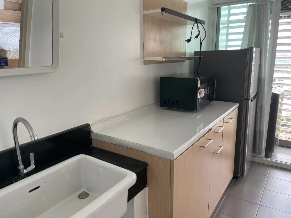 For rent: The Tree Lat Phrao Wang Hin, 8th floor, fully furnished room, ready to move in. Interested? Hurry and book now. Urgent!